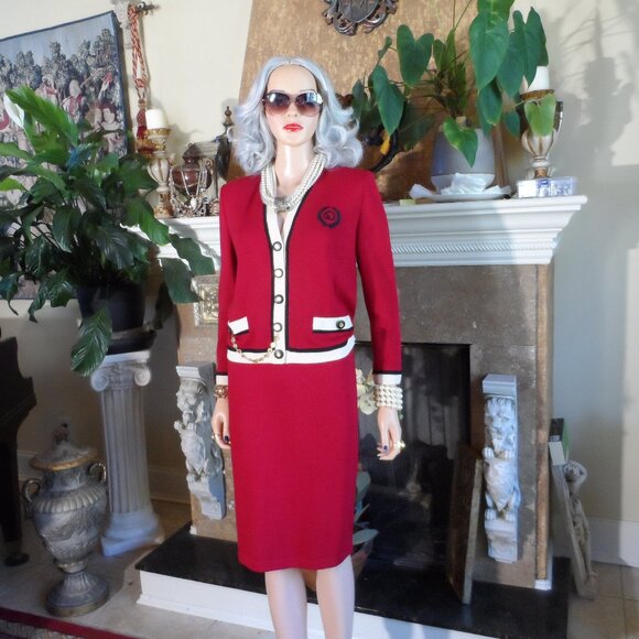 St. John Collection Red Skirt & Jacket Knit Suit Size 6/M - Picture 1 of 16